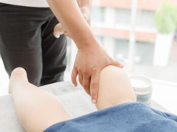 ライク(LIKE)の写真/【足裏+ふくらはぎ+骨盤矯正70分8000円→6000円】骨盤矯正で歪みを正して、むくみの原因を根本から改善♪