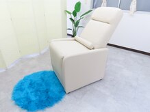 ホワイト×ブルーでリゾート感のある内装になってます♪