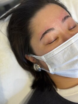 イスリーツー(ithree.2)/ハリウッドブロウリフト