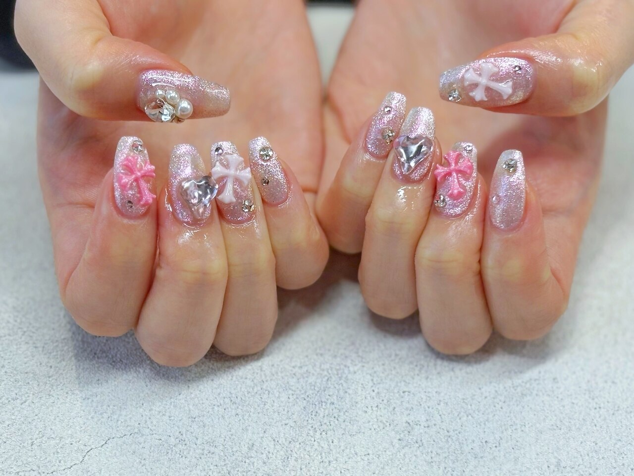 【オーダー】ネイルチップ　キラキラ韓国ワンホン　　リボンハート　ベイビーブーマー リボンネイルデザイン: シンプルから特別まで！ 【オーダー】ネイル