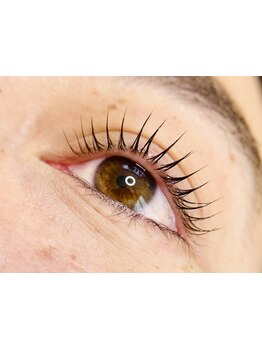 ナチュラル上品な目元にしたい