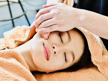 手のひら整顔術 笑楽館/施術シーン