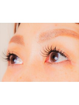 ナチュラル上品な目元にしたい