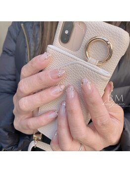 ビューティームーン(beauty moon)/ラメフレンチ×パール&ストーン