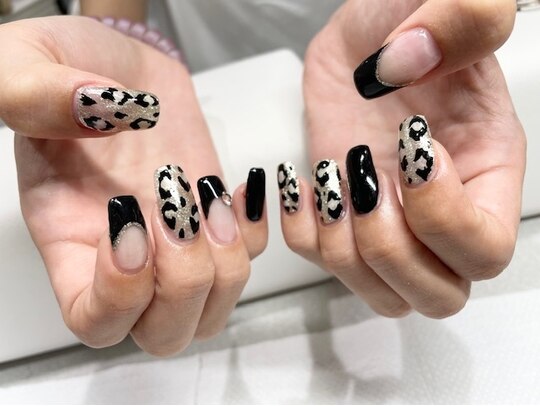 2025年冬】ブラック アニマル柄 ハンドのネイルデザイン集｜人気順  