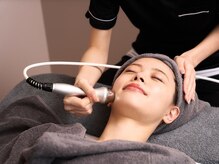 Q: 敏感肌ですが施術で肌荒れが起こることはありますか?また他の施術後でも大丈夫ですか?【肌質改善】