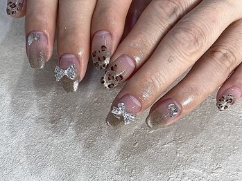 ネイルアンドアイラッシュ ラビ(Nail&Eyelash Ravi)/マグネットヒョウ柄