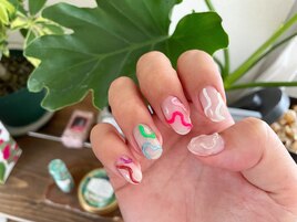 カラフルぷくぷくネイル