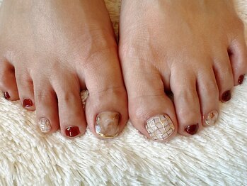 ミリ(Mili)の写真/【大人カワイイ☆トレンドネイルが豊富】足先までのお手入れで女子力UP♪ハンドがお仕事柄できない方にも◎