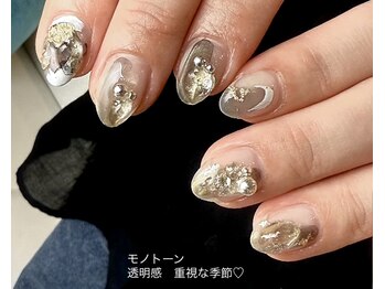 エリーネイル(ellie Nail)/墨汁の様な描き方も流行りですね