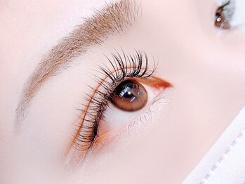 シャッセ(SASE)の写真/「初めてだけど、やってよかった」と思えるサロンで目元デビューしませんか？美容室併設のオシャレ空間♪