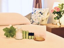 トコ(toko)/明るいサロン室内