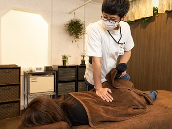 エール 勝川/施術風景