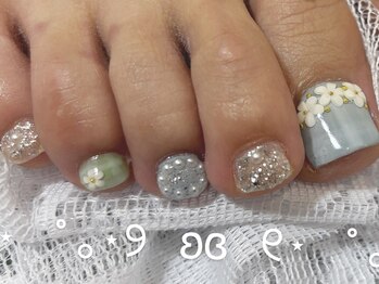 フットネイルおすすめです！