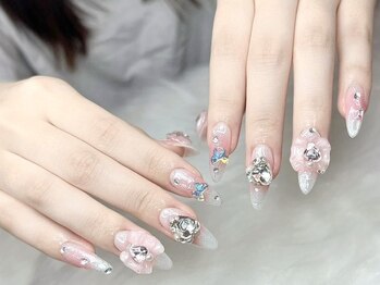 リナスパ(79LINA SPA)の写真/【キラキラパーツ豊富にご用意◇】豊富なデザイン・パーツで自分だけのとっておきネイルが叶う★