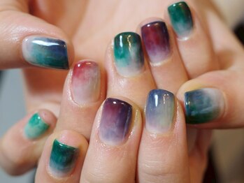 ネイル アトリエ コモード(nail atelier Comodo)/ニュアンスネイル[深彩]