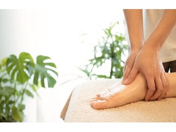 スロース(Sloth)/"巡"全身アロマトリートメント