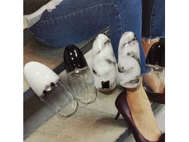 モノトーンフレンチネイル