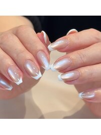 ちゅるんとしたフレンチネイル