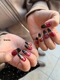 姑もびっくり！赤黒ゴールドで