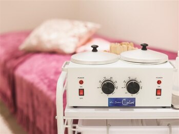 カロス(Calos)の写真/フェイスWaxはお肌がワントーン明るくなり、不要な角質も一緒にケアするので最短でツルツル美肌に♪
