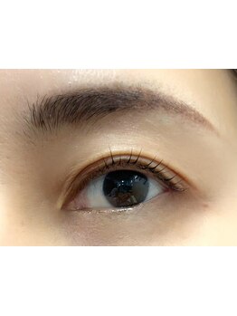 ナチュラル上品な目元にしたい