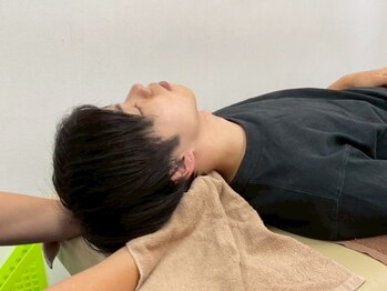 サンライズ鍼灸整骨院 豊中本院の写真/【メンズ大歓迎】姿勢が悪いと疲れやすく、スタイルも崩れる…反り腰&猫背を今すぐ改善!