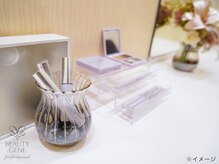 ビューティジーンプロフェッショナル グランデュオ立川店(BEAUTY GENE professional)の雰囲気（施術後に使えるメイクスペースがあります♪[アイブロウ]）