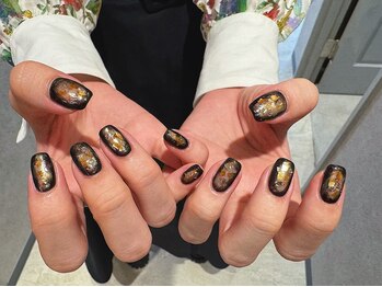 シー(Shhh...)/ブラックゴールドニュアンス