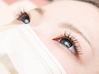 アロマサロン ビューラ(Beaura)の写真/あなたの瞳に似合うデザイン提案が得意！高持続で人気のLEDマツエクを体験しませんか♪