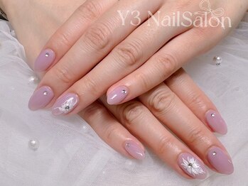 ワイスリー(Y3)/ワンカラーにワンポイントアート