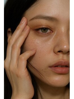 イスリーツー(ithree.2)の写真/間引きも◎マッピングブロウで骨格似合わせ！厳選低刺激Waxでふんわりトレンド眉を♪