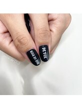 サロンドウイ(salon de OUI)/ライブネイル