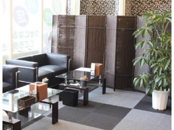 もみつぼ5 宮城多賀城店/広い待合スペース