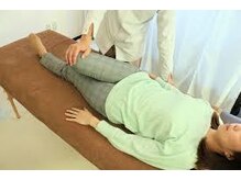 太もも・股関節まわりを柔らかくして行きます◎