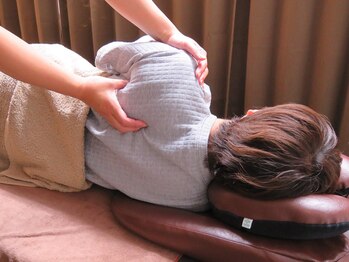 手もみの森 西川田店/肩甲骨はがし