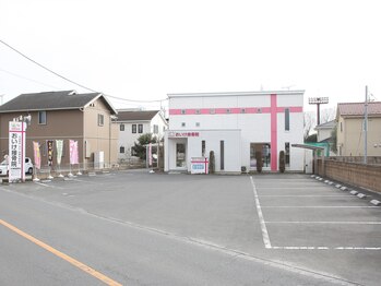 おいけ接骨院 太田藪塚院/駐車場はゆとりをもって１０台有