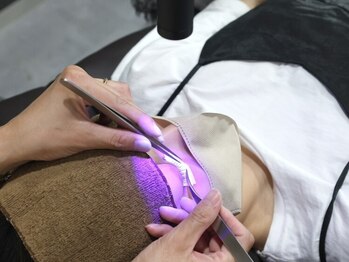 トトノウダケデの写真/【エクステが取れやすい方必見】話題のLEDパーマ!《フラットラッシュ×LED》でキープ力ある印象的な目元へ!