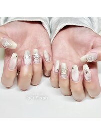 ホワイトマグのクリスマスネイル