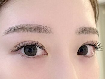 ブルーアイズ トウキョウ(BLUE EYES)の写真/眉毛&まつげ専門店ならではの提案力★垢抜け感抜群のお目元にはサロン当店人気No.1の眉毛+まつげカール◎