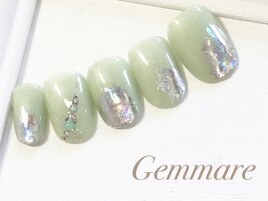 大人グリーンキラキラネイル