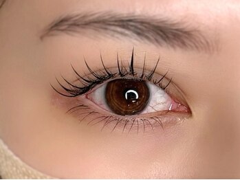 ミウム(mieum)の写真/キレイを長持ちさせたい方必見!圧倒的な技術力で大満足の仕上がりに◎自まつ毛だと物足りない方にオススメ!