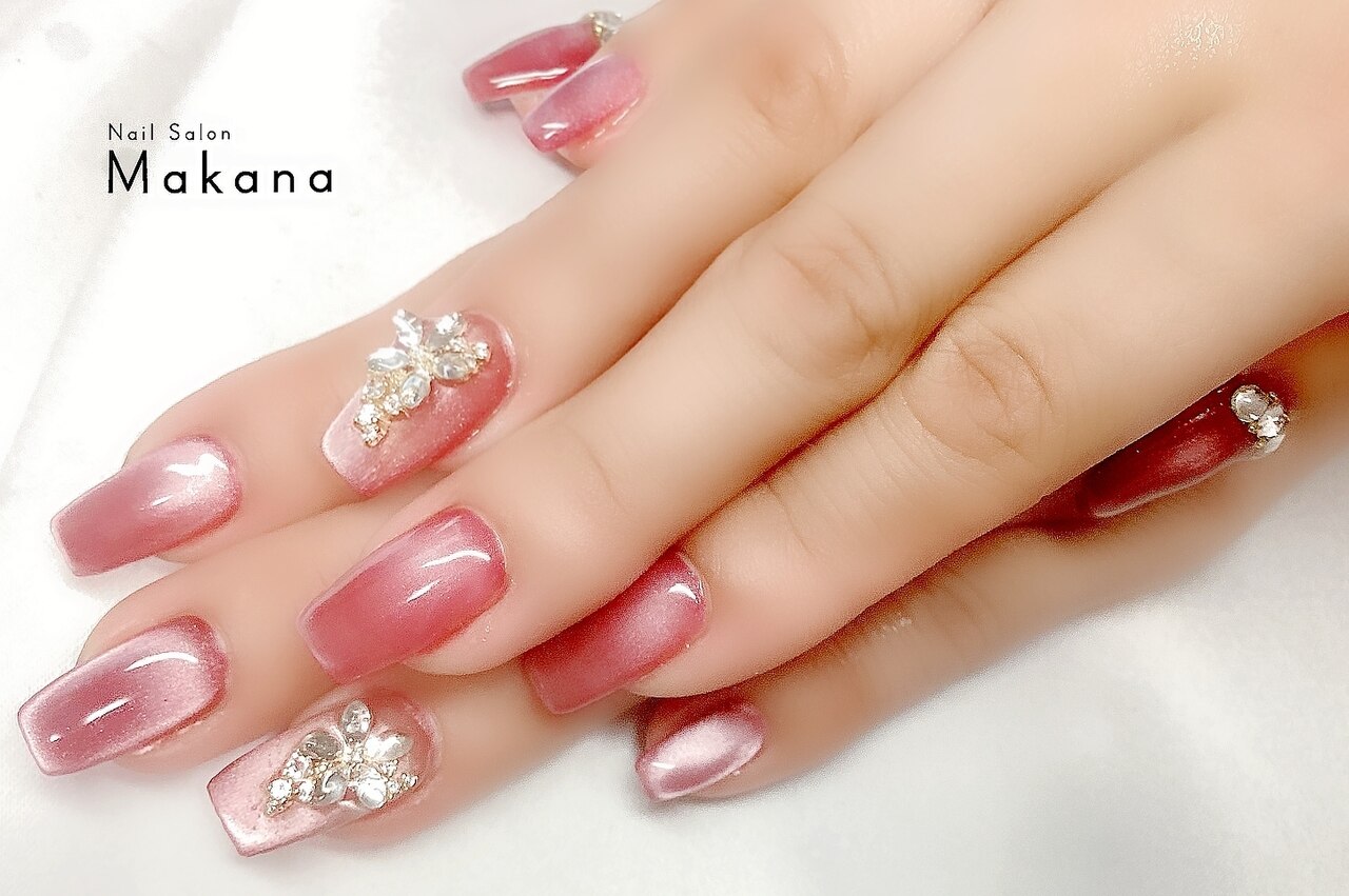 2025年-2026年冬トレンド】フラワー ハンド 春のネイルデザイン集