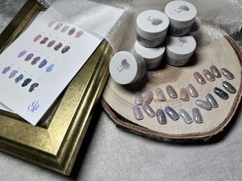 アンドヴァ ピヴォクロス店(Andova)の写真/ふっかふかのソファーで寝てしまうお客様多数!見せたくなる可愛い足元へ♪お仕事柄ハンドが出来ない方も◎