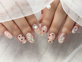 うるつやベージュ×星ネイル