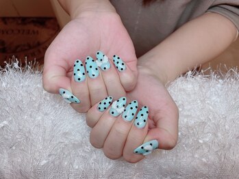 レアネイル 新宿(le'a nail)/流行りのドットネイル