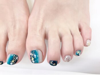 アリスリー 上大岡駅前店(ArisLy)の写真/ケアを重視したサロン【付替オフ込のフットワンカラー￥5800～】【ジェルオフのみは強化剤がついて￥4000】