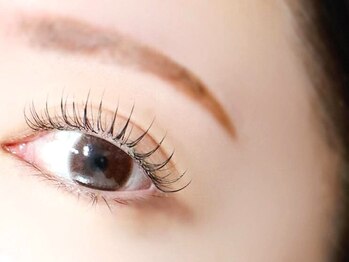 アンバー(ambre)の写真/仙台駅3分♪朝のメイク時間を短縮したい大人女性のためのサロン☆高い技術力と上品なデザインが人気！