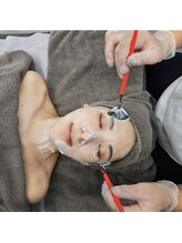 フェリス(feliz)/ララピール[美白/毛穴/エステ]