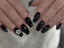 ソニョネイル 高槻市店(Sonyo)/ブラックワンカラー/星ネイル